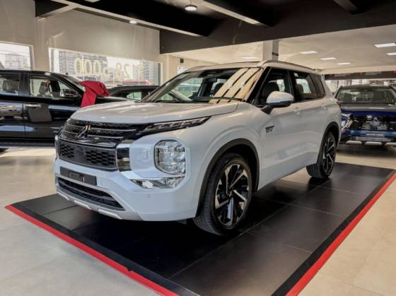 MITSUBISHI OUTLANDER 2.4 PHEV HPE-S S-AWC DHT